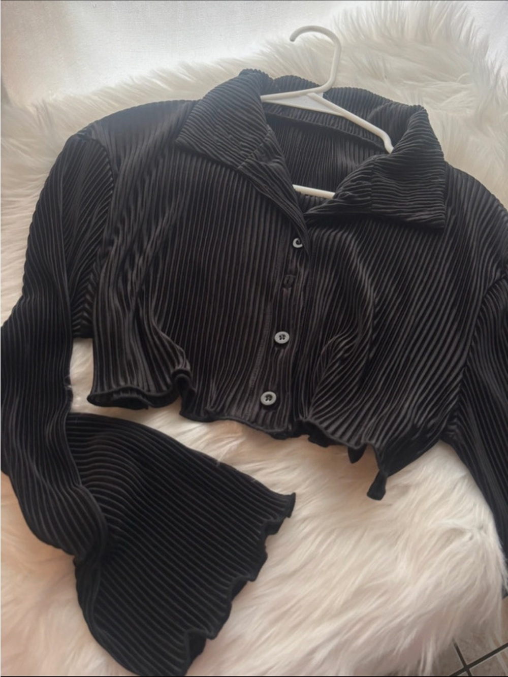 Cropped Ribbed Button-Front Top in Black